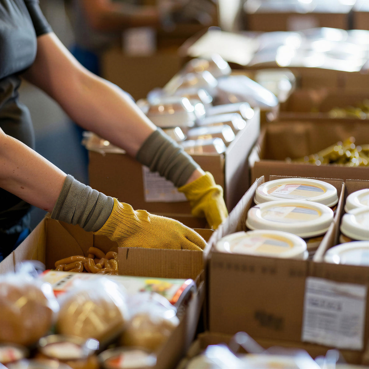 <p>Bulk per l'industria o packaging chiavi in mano per la private label: il formato lo scegli tu, dal vasetto da 90 gr al sacco da 10 kg.</p>